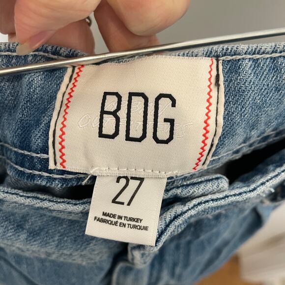 Urban Outfitters BDG Julian Wide Leg Cargo Jeans Large Pocket Slouchy Utility 27 - Picture 4 of 7